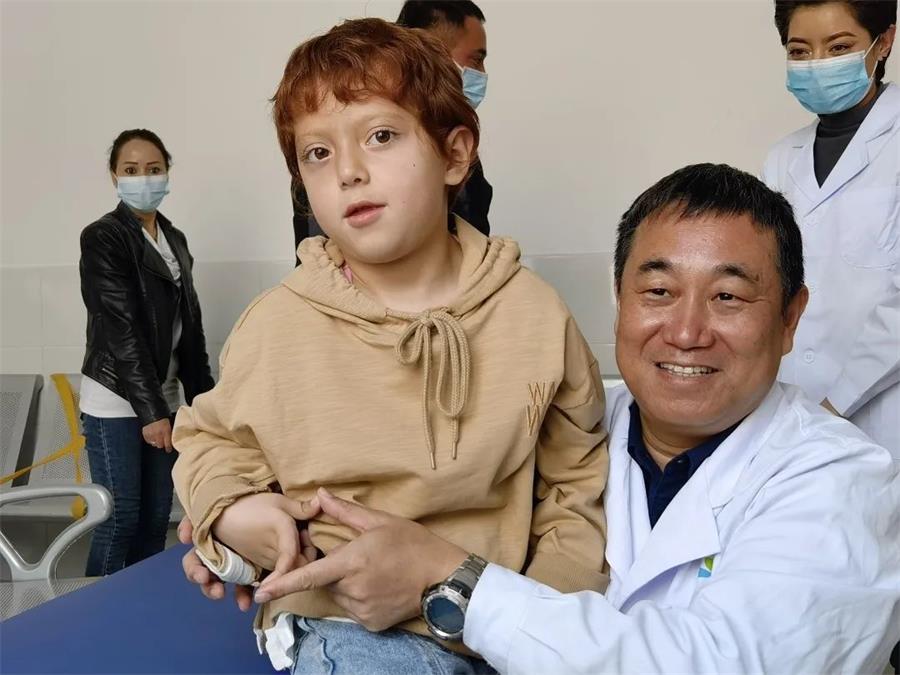 鸿运国际 - 鸿运国际董事局主席李华荣膺“2021年度社会责任企业家”奖