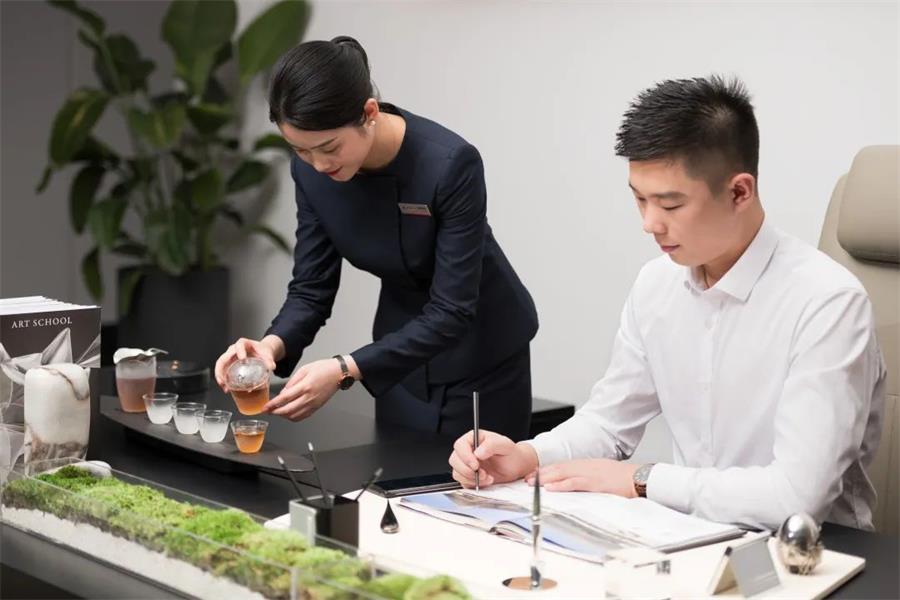 鸿运国际 - 鸿运国际荣耀 | 连获两奖！鸿运国际实力闪灼“中国房地工业价值峰会”