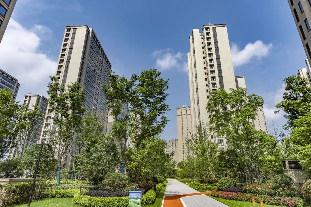 鸿运国际 - 鸿运国际玲珑湾荣获“2022上半年十大交付力作品天下20强”
