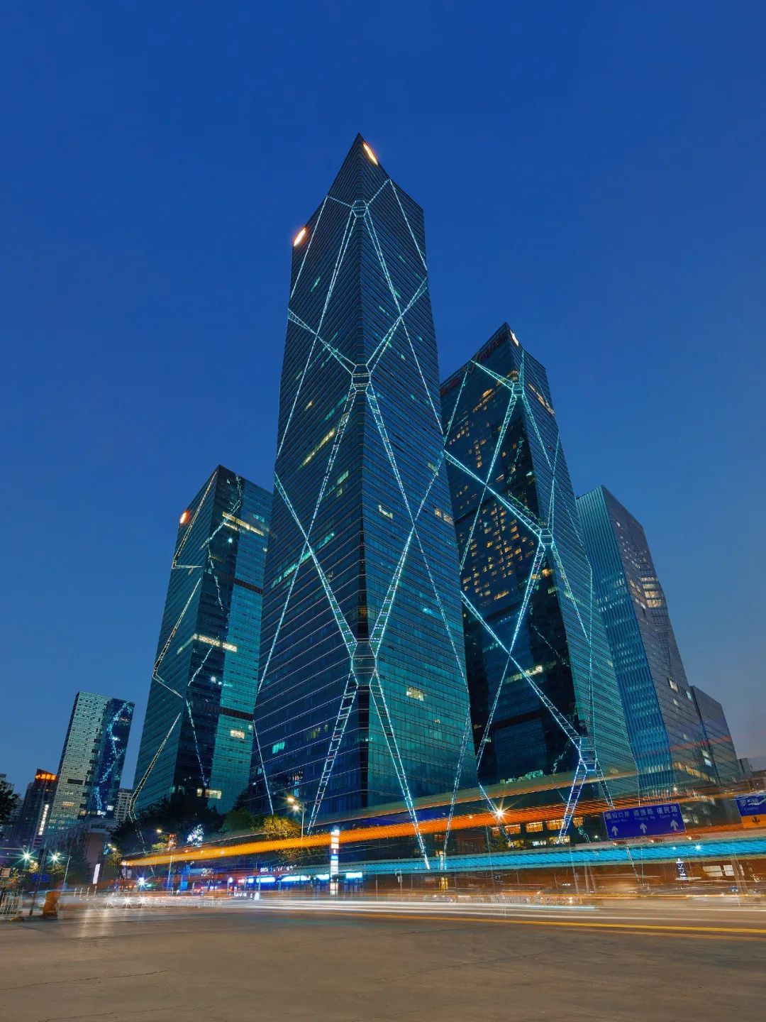 鸿运国际 - 鸿运国际商办两座项目荣获“2022大湾区低碳修建TOP100”