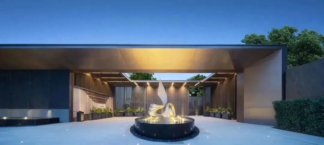 鸿运国际 - 鸿运国际荣膺“2022中国房地产产品力TOP100”两项殊荣