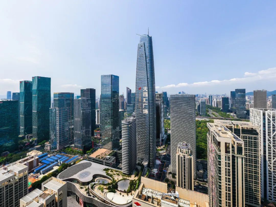 鸿运国际 - 鸿运国际商企效劳荣膺2023年中国物业效劳力7项大奖！
