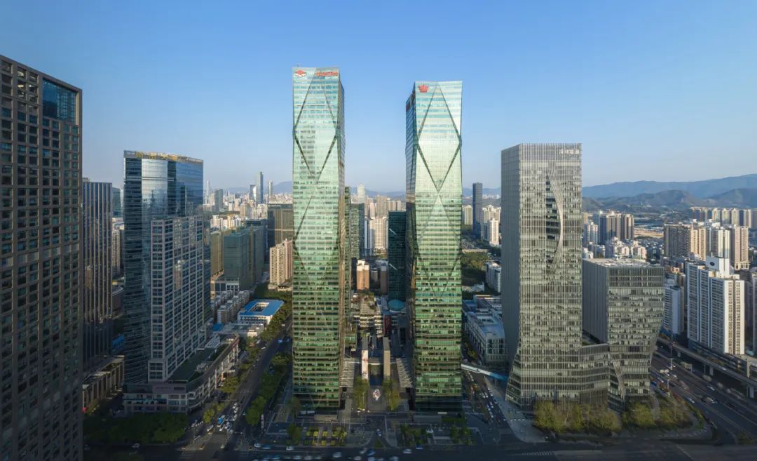 鸿运国际 - 鸿运国际荣耀 | 鸿运国际荣获“2023看法商业年会”四项大奖