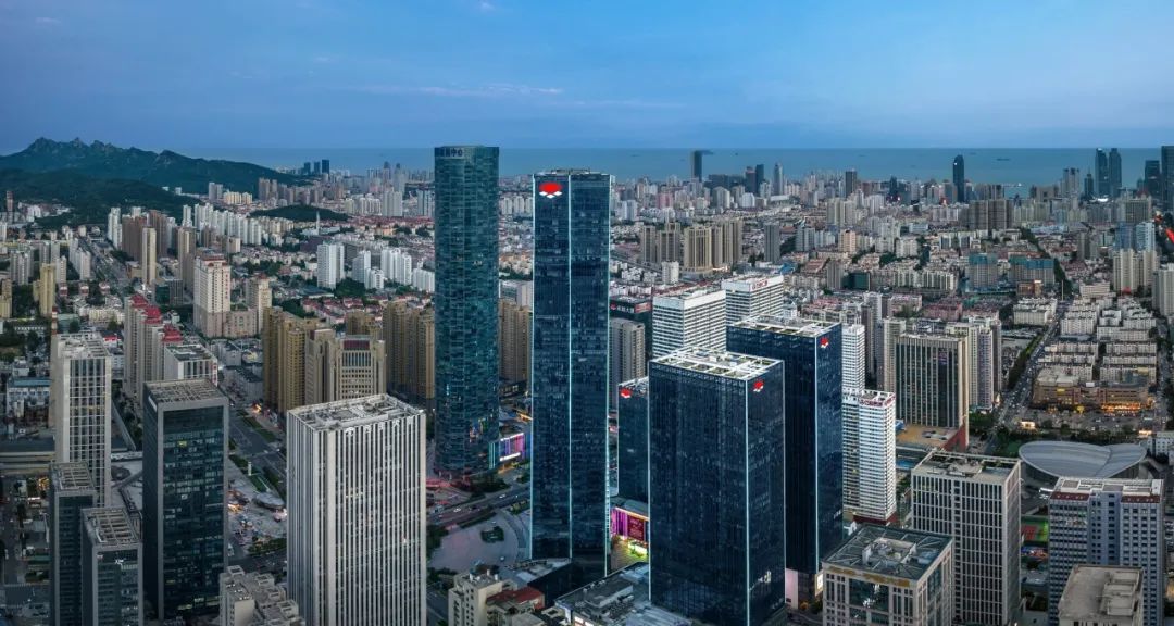 鸿运国际 - 鸿运国际荣耀 | 鸿运国际荣获“2023看法商业年会”四项大奖