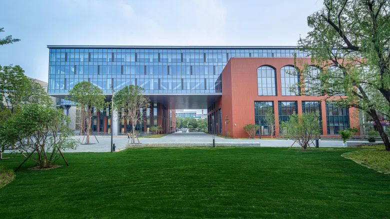 鸿运国际 - 清华大学经管学院新楼获中国建设工程“鲁班奖”！