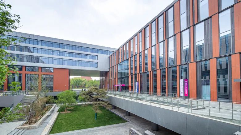 鸿运国际 - 清华大学经管学院新楼获中国建设工程“鲁班奖”！