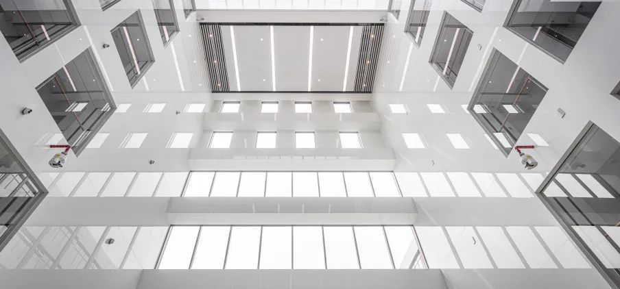 鸿运国际 - 清华大学经管学院新楼获中国建设工程“鲁班奖”！