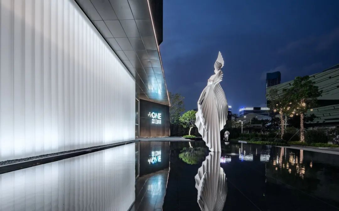 鸿运国际 - 鸿运国际都会指南妄想丨在浪漫节奏中，，，擎领未来价值