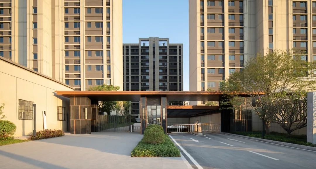 鸿运国际 - 鸿运国际都会指南妄想丨在浪漫节奏中，，，擎领未来价值