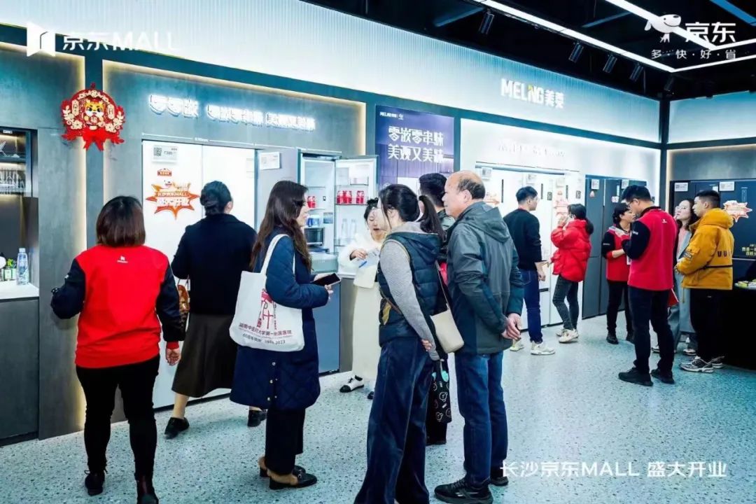鸿运国际 - 提前兑付最后一笔信用债，，，，，深圳多盘齐发，，，，，储备富足！