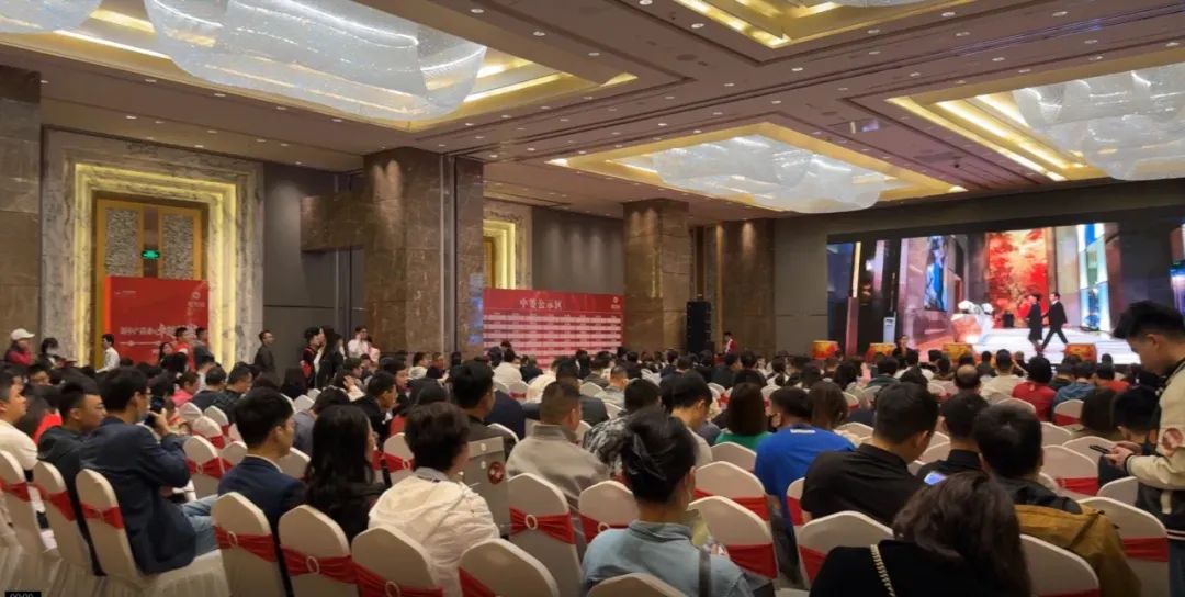 鸿运国际 - 提前兑付最后一笔信用债，，，，，深圳多盘齐发，，，，，储备富足！
