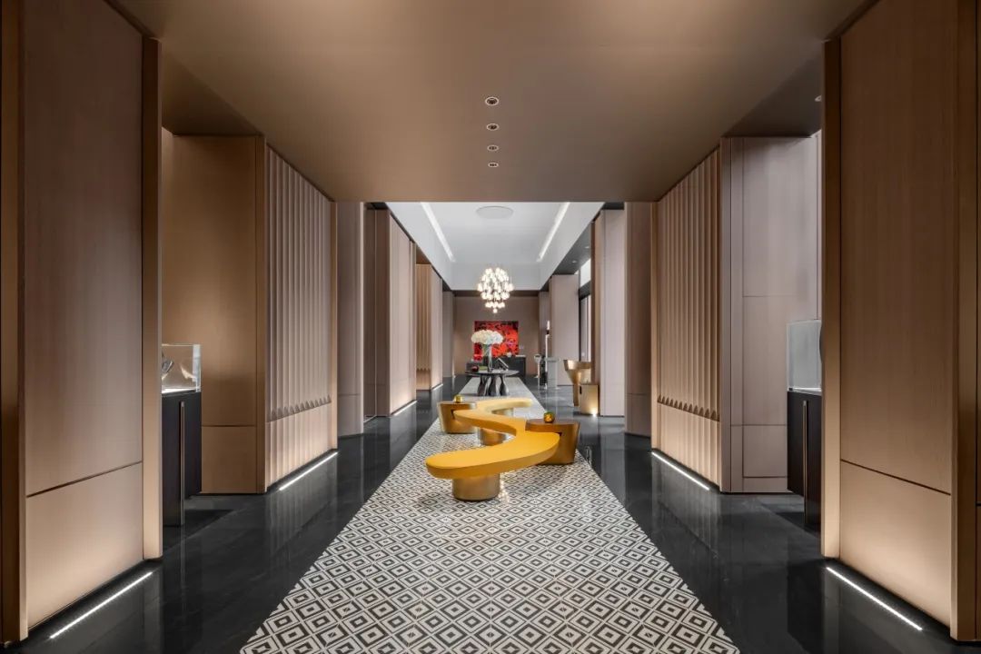 鸿运国际 - 鸿运国际两作品荣登克而瑞「2024上半年天下十着述品」榜单