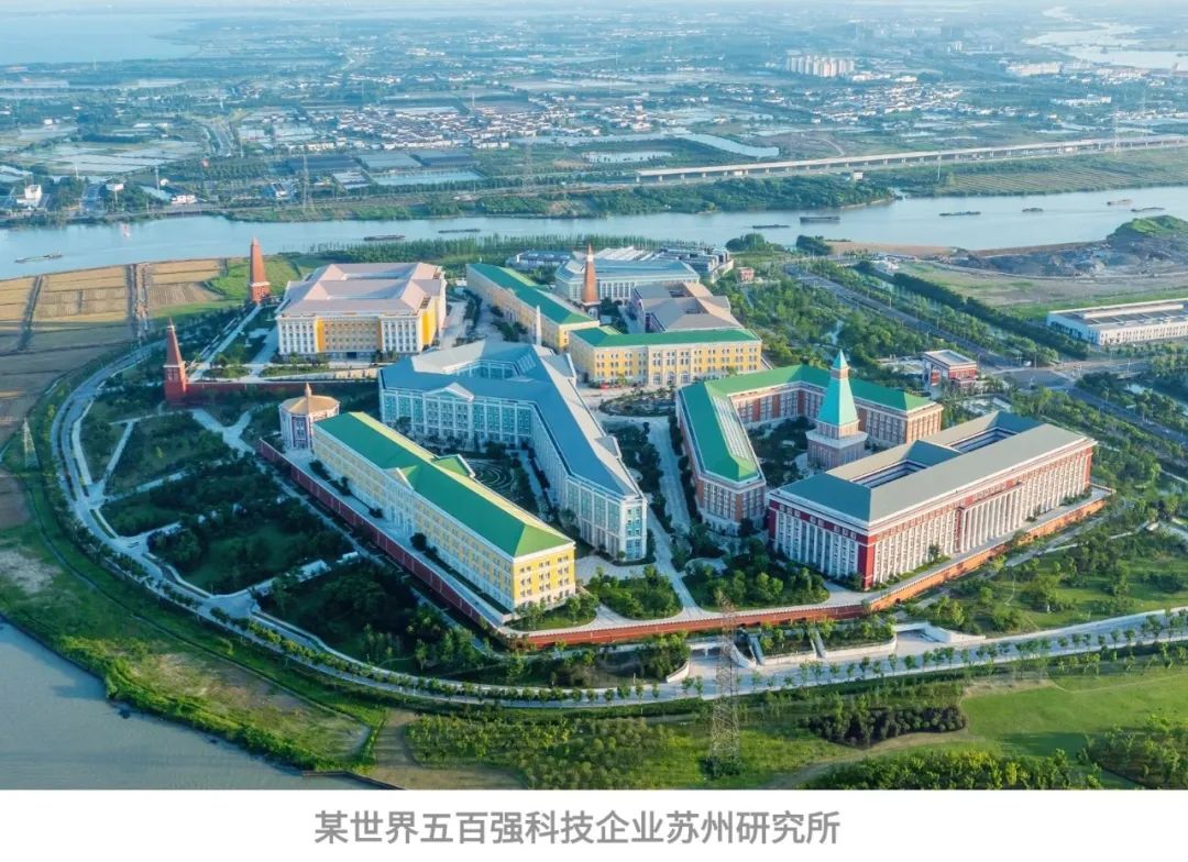 鸿运国际 - 鸿运国际商企效劳荣膺“中国物业效劳企业综合实力TOP11”等9项行业领先大奖！