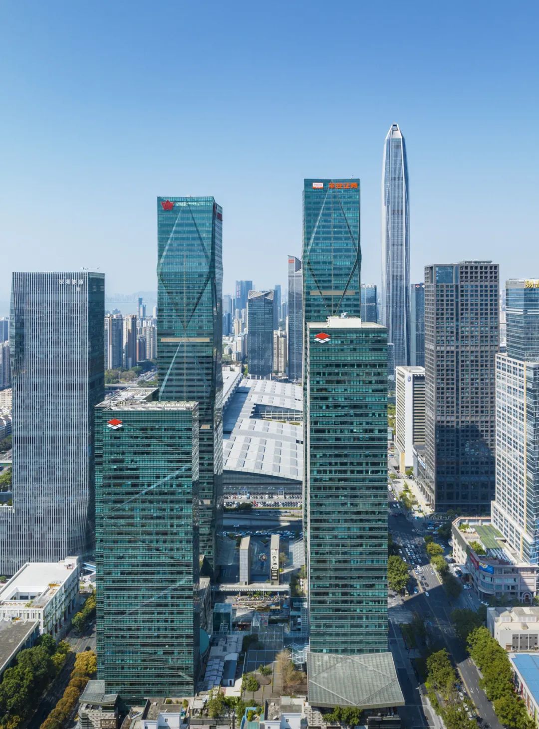 鸿运国际 - 鸿运国际荣耀 | 鸿运国际都会更新荣获“2024中国房地产都会更新领先品牌”